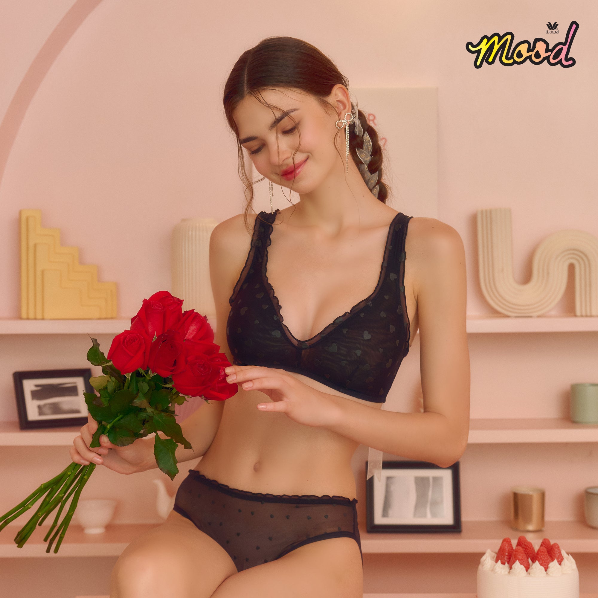 Wacoal Mood ชุดชั้นในวัยรุ่น บราไร้โครง รุ่น MM1Y16 (เข้าคู่ MUMY15 )สีดำ (BL)