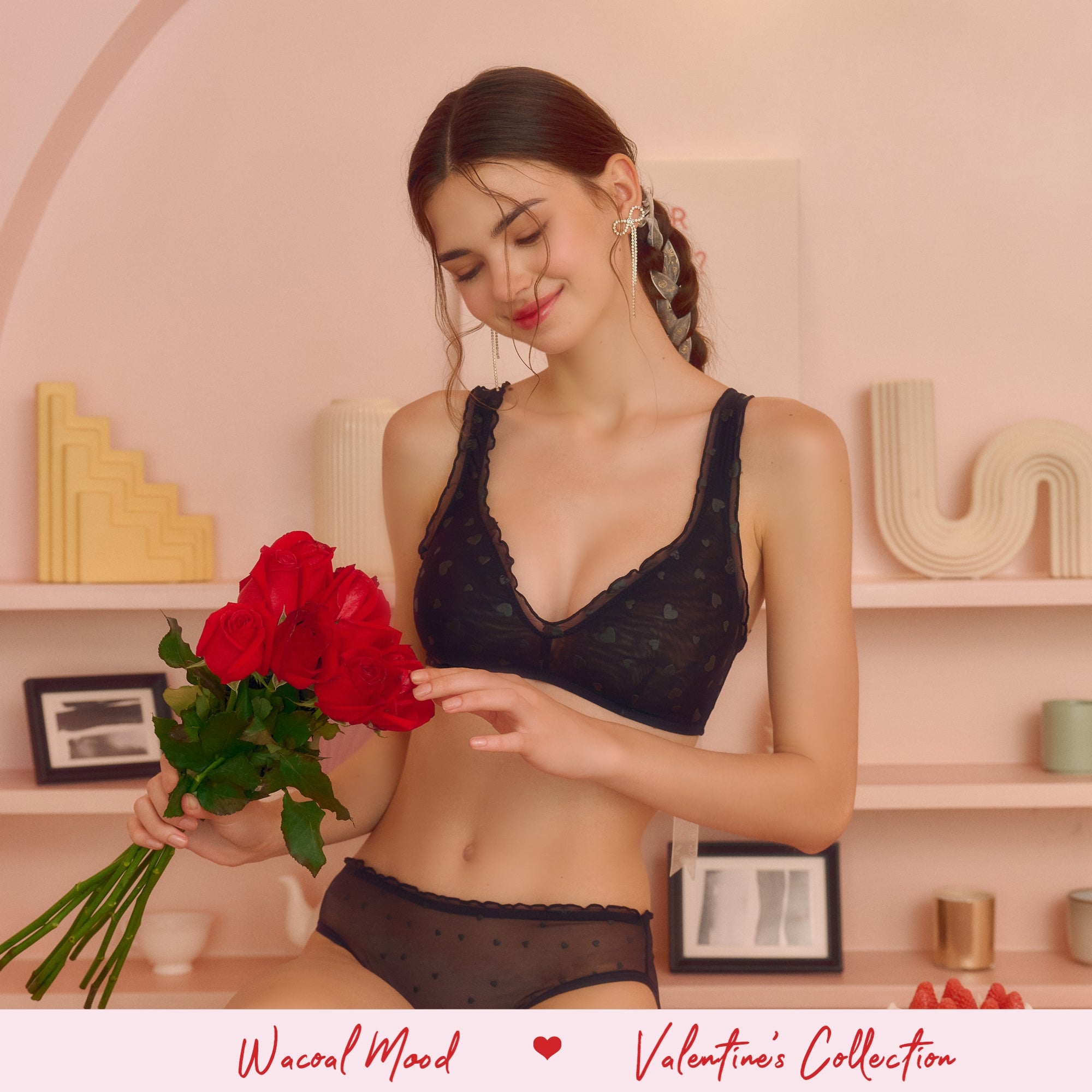 Wacoal Mood ชุดชั้นในวัยรุ่น บราไร้โครง รุ่น MM1Y16 (เข้าคู่ MUMY15 )สีดำ (BL)
