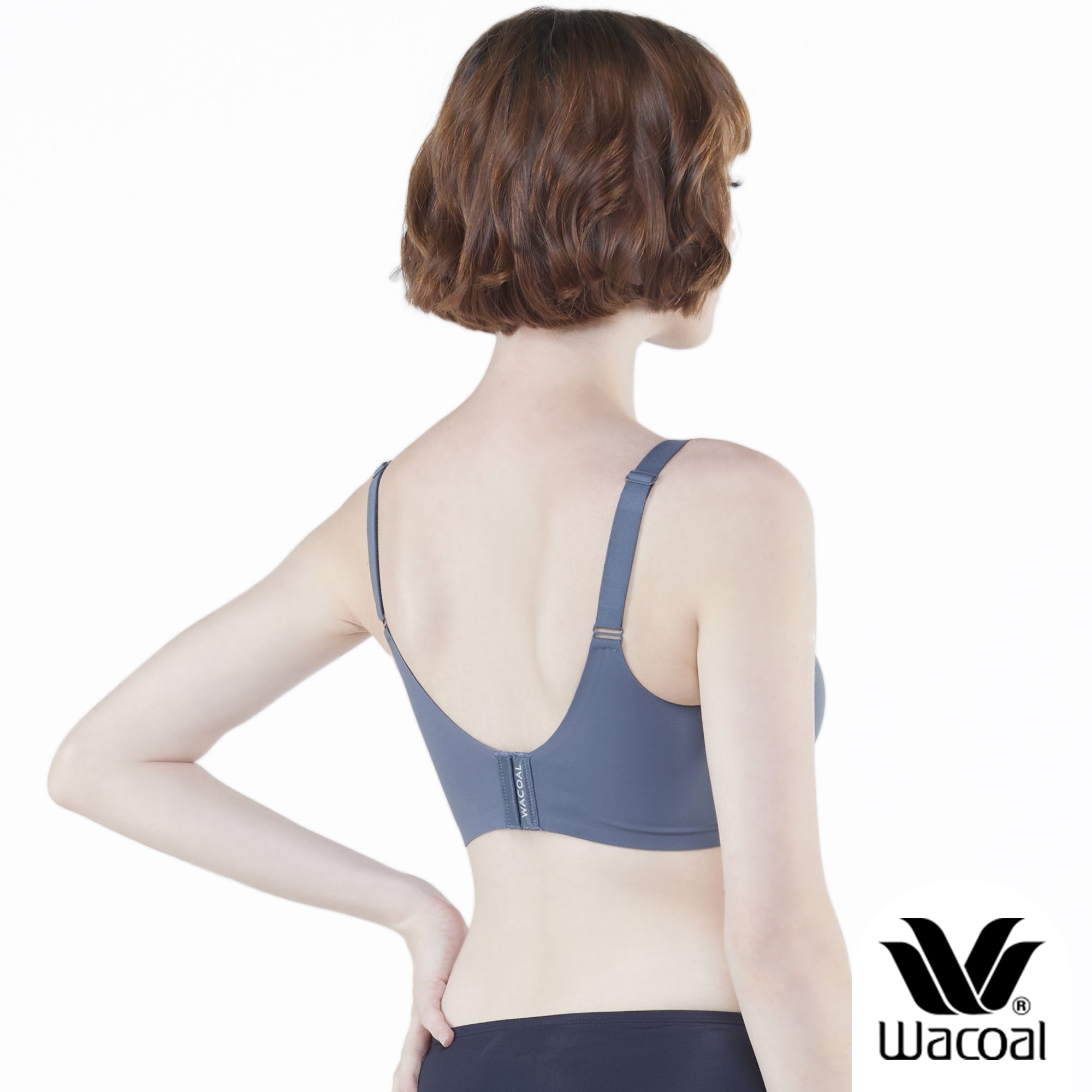 Wacoal ชุดชั้นเนียน บราไร้โครง Smart Size เสริมฟองน้ำ แพ็ค 2 ชิ้น รุ่น WB3Y28/WB3228 สีน้ำเงิน (BU)