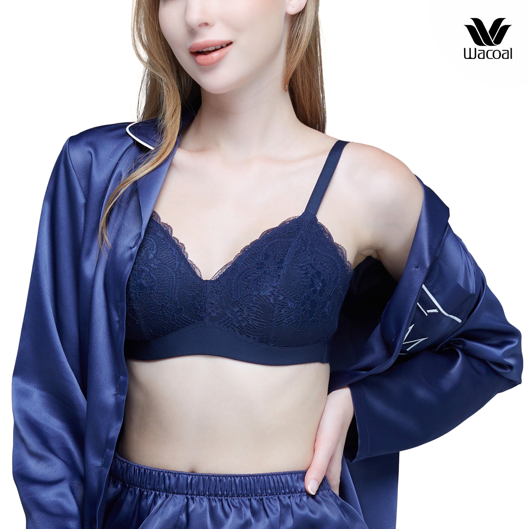 Wacoal ชุดชั้นในวาโก้ สวย สบาย ทรงดี ไม่มีโครง รุ่น WB5X35 สีน้ำเงิน (BU)