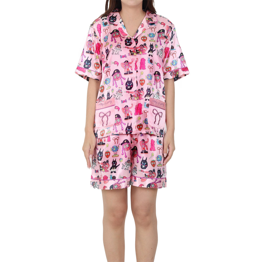 Wacoal X Milly & Mercy ชุดนอนแขนสั้น ขาสั้น พิมพ์ลายทั่วตัว รุ่น WN7D54 สีชมพู (PI)