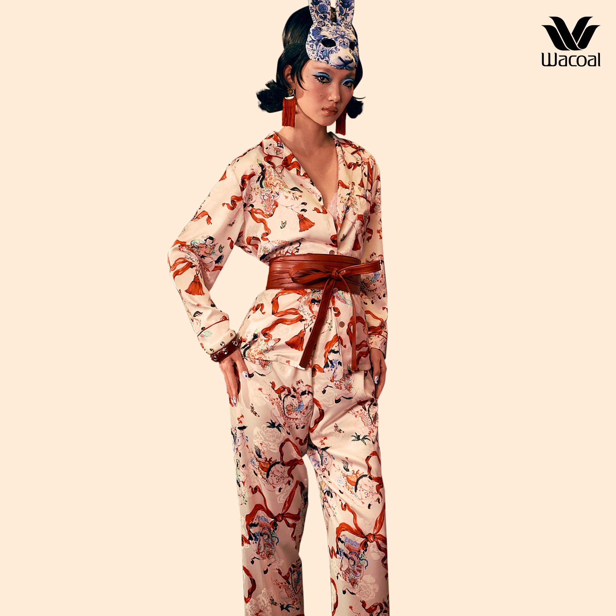 Wacoal X Phannapast ชุดนอนรูปแบบเสื้อแขนยาว คอฮาวาย รุ่น WN7D57 สีครีม (CR)