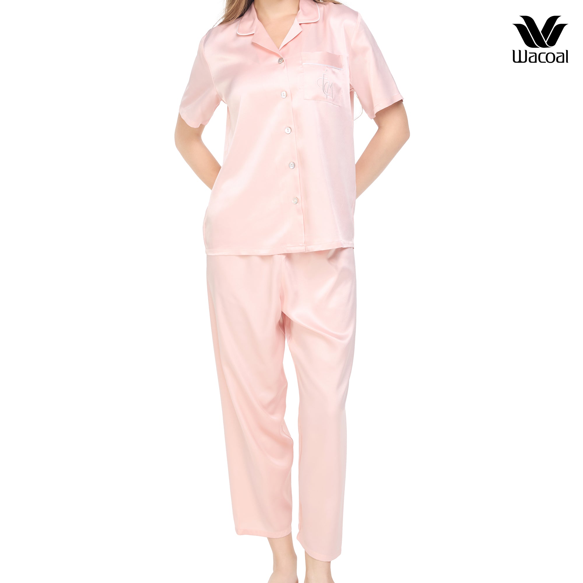 Wacoal Sleep Wear ชุดนอนผ้า Satin Set แขนสั้น ขายาว รุ่น WN7E18 สีชมพูอ่อน (LC)
