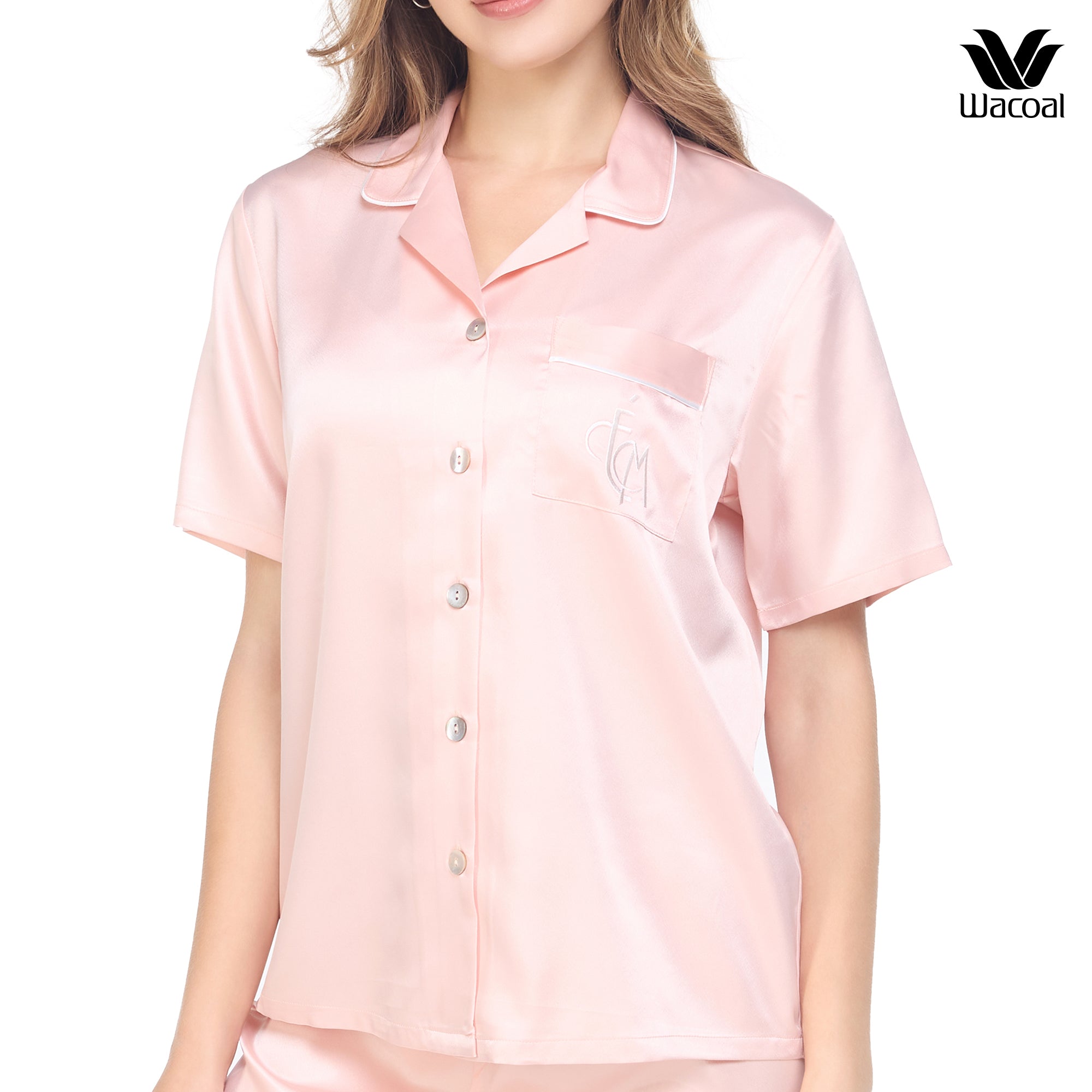 Wacoal Sleep Wear ชุดนอนผ้า Satin Set แขนสั้น ขายาว รุ่น WN7E18 สีชมพูอ่อน (LC)