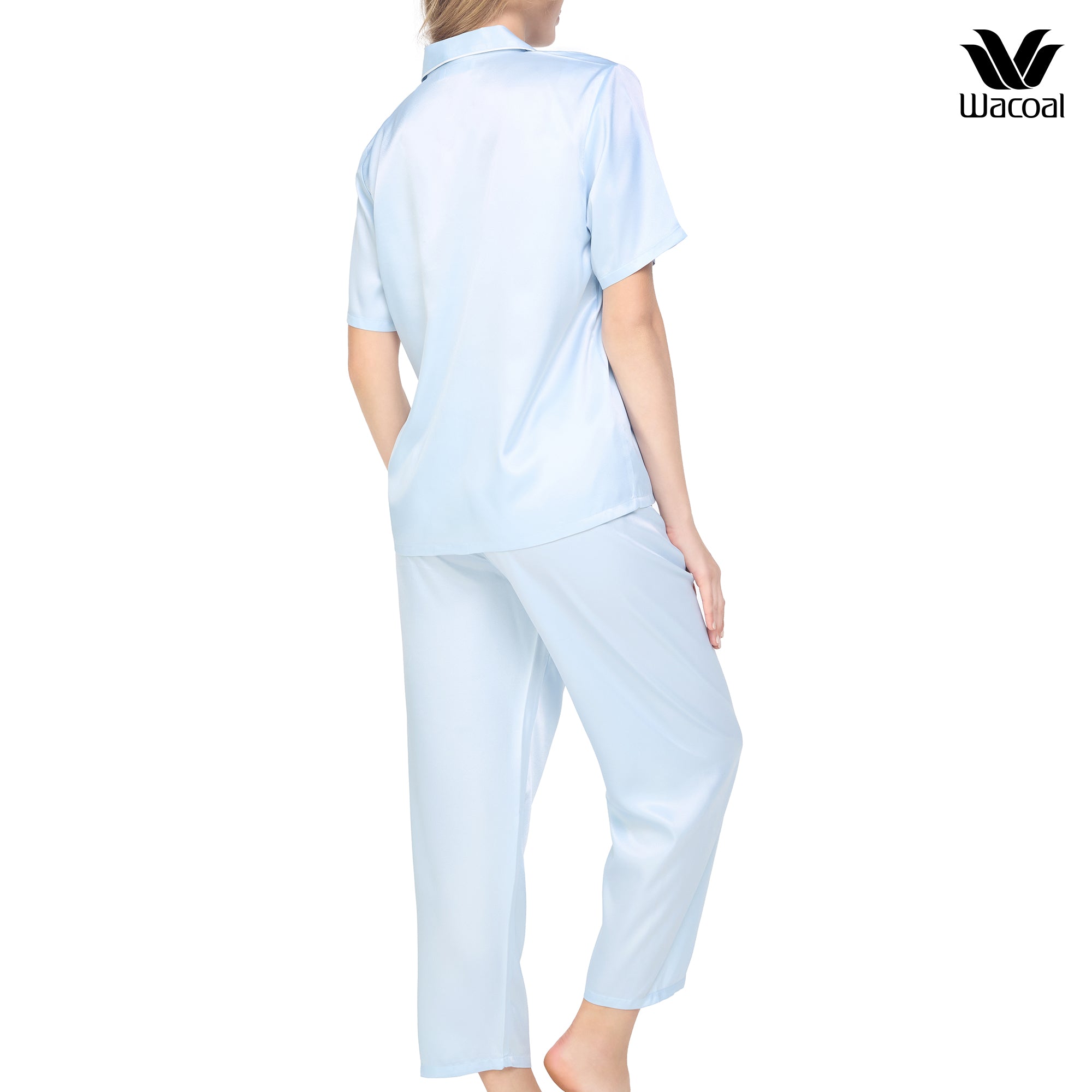Wacoal Sleep Wear ชุดนอนผ้า Satin Set แขนสั้น ขายาว รุ่น WN7E18 สีฟ้าคราม (SM)