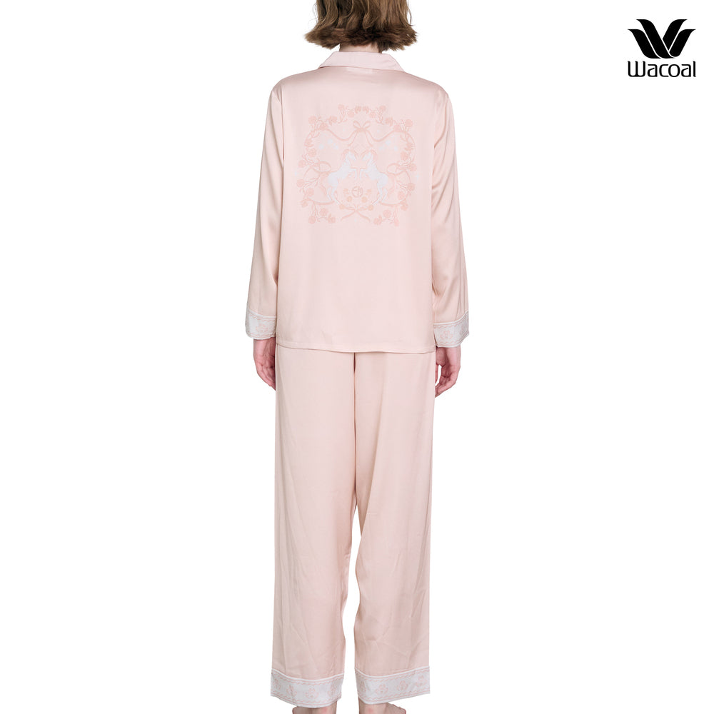 Wacoal DREAM LAND Collection ชุดนอนผ้าซาติน พิมพ์ลาย Magicorn รุ่น WN7E80 สีครีม (CR)