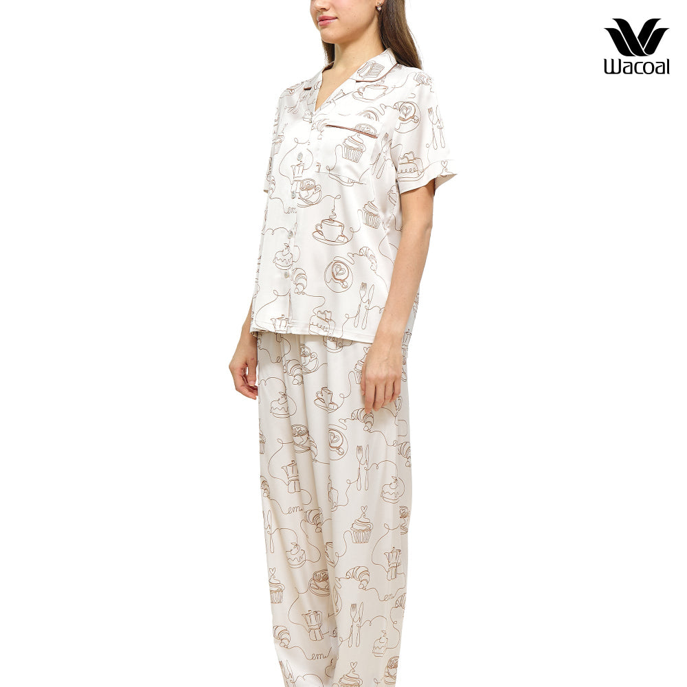 Wacoal CAFE’ CATION ชุดนอนแขนสั้น ขายาว พิมพ์ลาย Coffee Print รุ่น WN7G05 สีเบจ (LB)