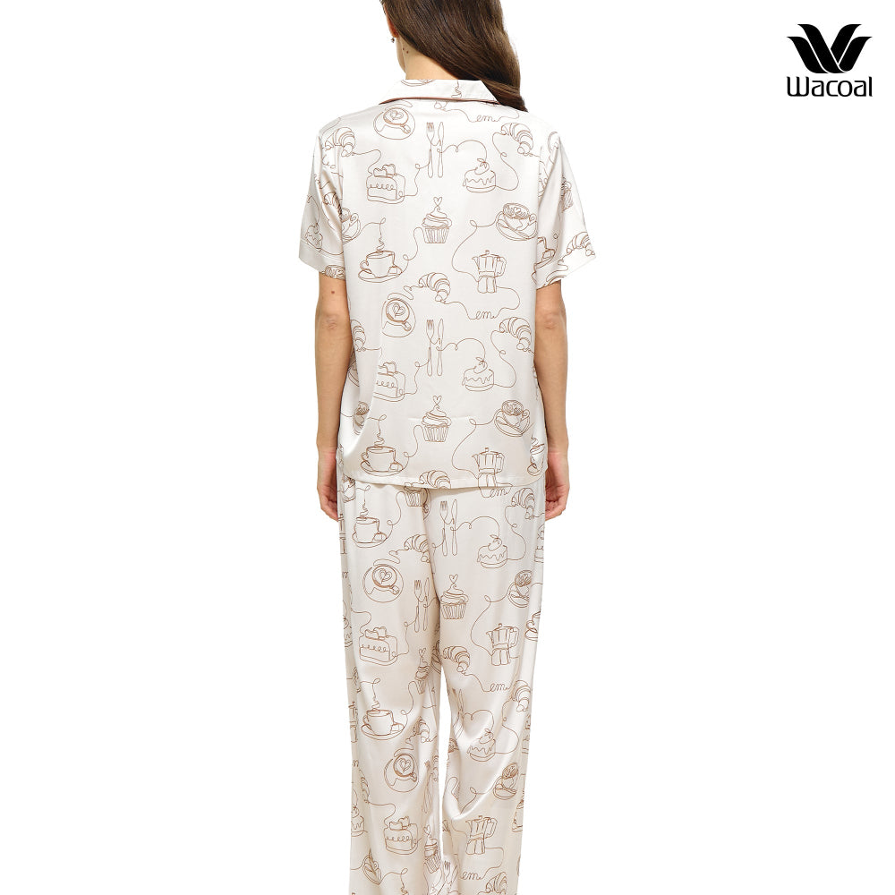 Wacoal CAFE’ CATION ชุดนอนแขนสั้น ขายาว พิมพ์ลาย Coffee Print รุ่น WN7G05 สีเบจ (LB)