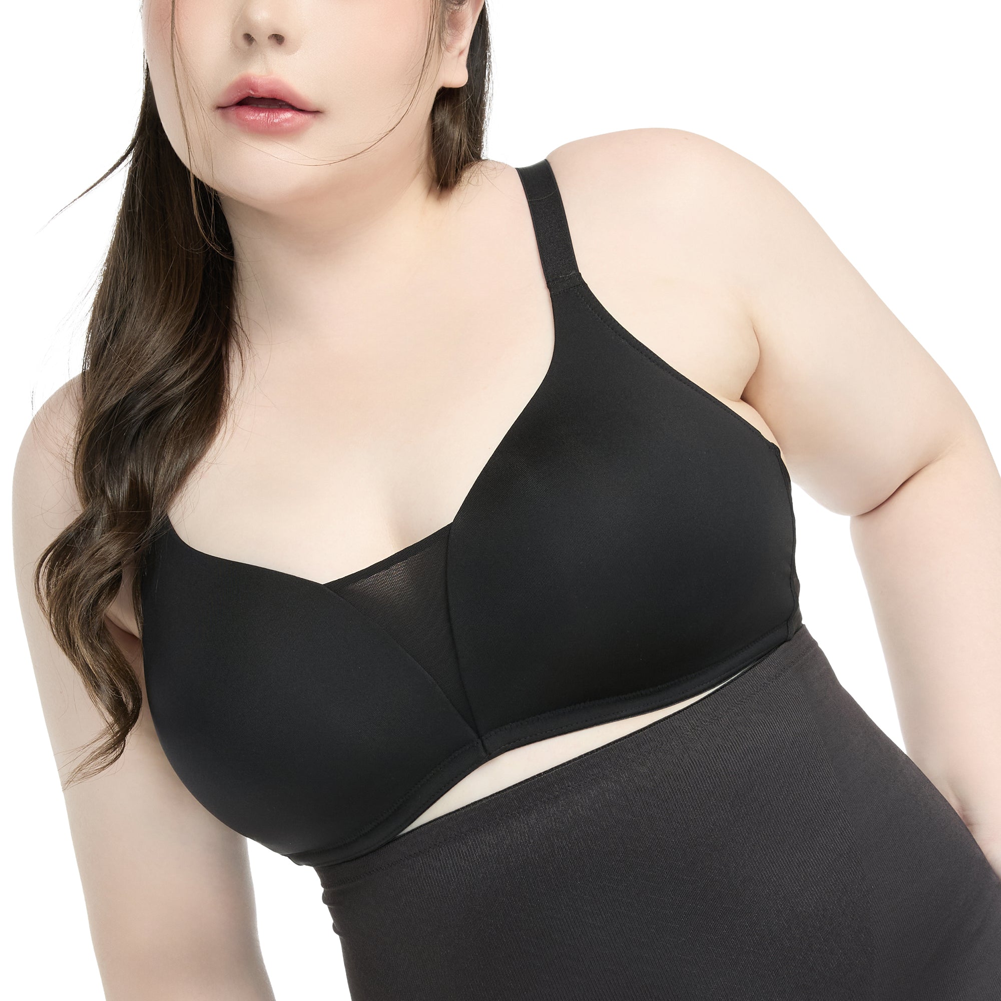 Wacoal Curve Diva บราไร้โครงเก็บกระชับ สาวพลัสไซซ์ รุ่น WQ1539 สีดำ (BL)