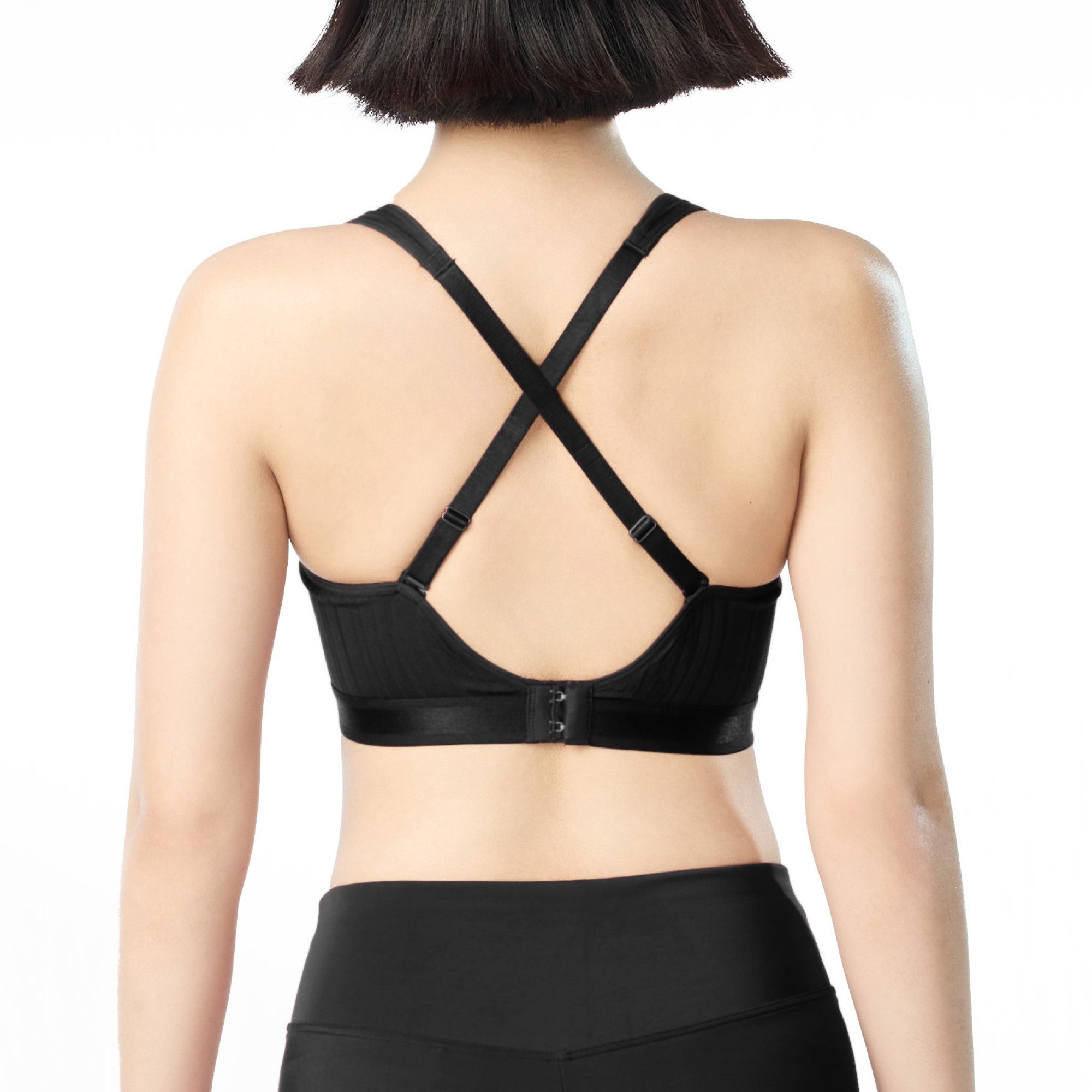 Wacoal Motion Wear บราสำหรับออกกำลังกาย In to Out รุ่น WR1249 สีดำ (BL)
