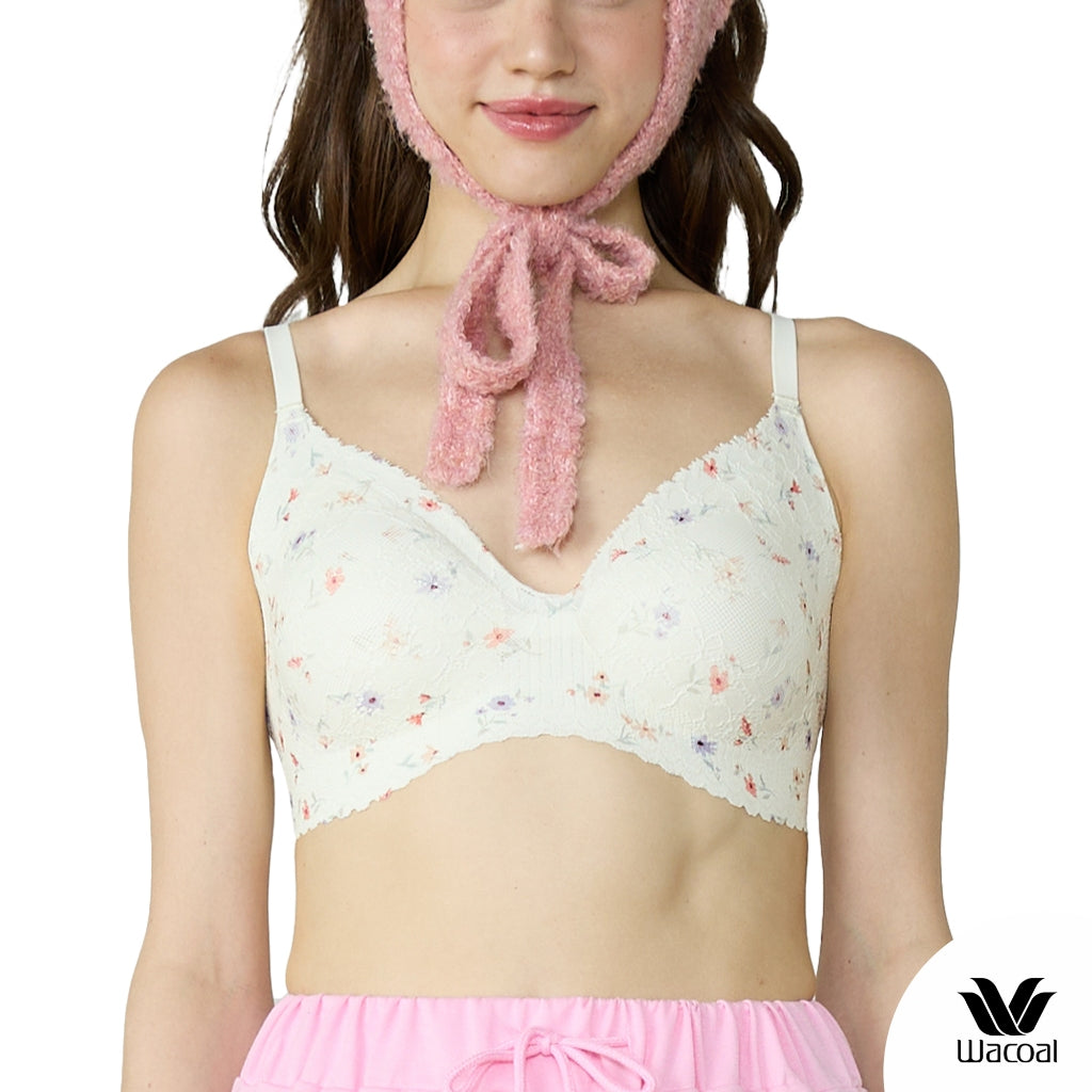 Wacoal Go Girls Smart Size Lacy Look บราไร้โครงวาโก้ รุ่น WB3Y36 สีครีม (CR)