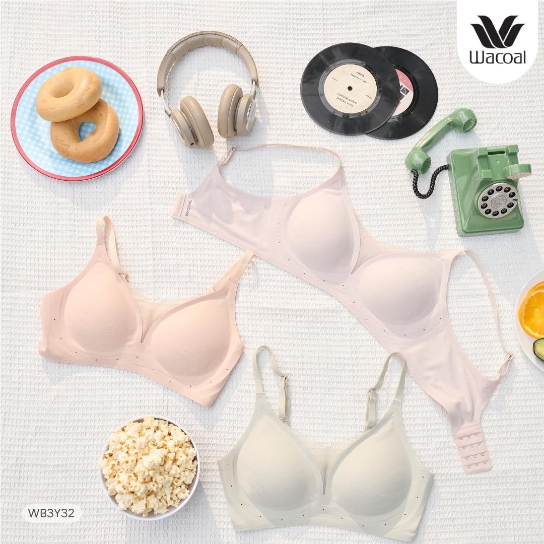Wacoal ชุดชั้นเนียน บราไร้โครง Smart Size เสริมฟองน้ำ รุ่น WB3Y32 สีชมพู (PI)