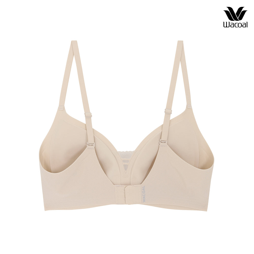 Wacoal ชุดชั้นเนียน บราไร้โครง Smart size ผ้าร่องแต่งลูกไม้ เซท 2 ชิ้น รุ่น WB3238 สีเบจ-เขียว (BM)