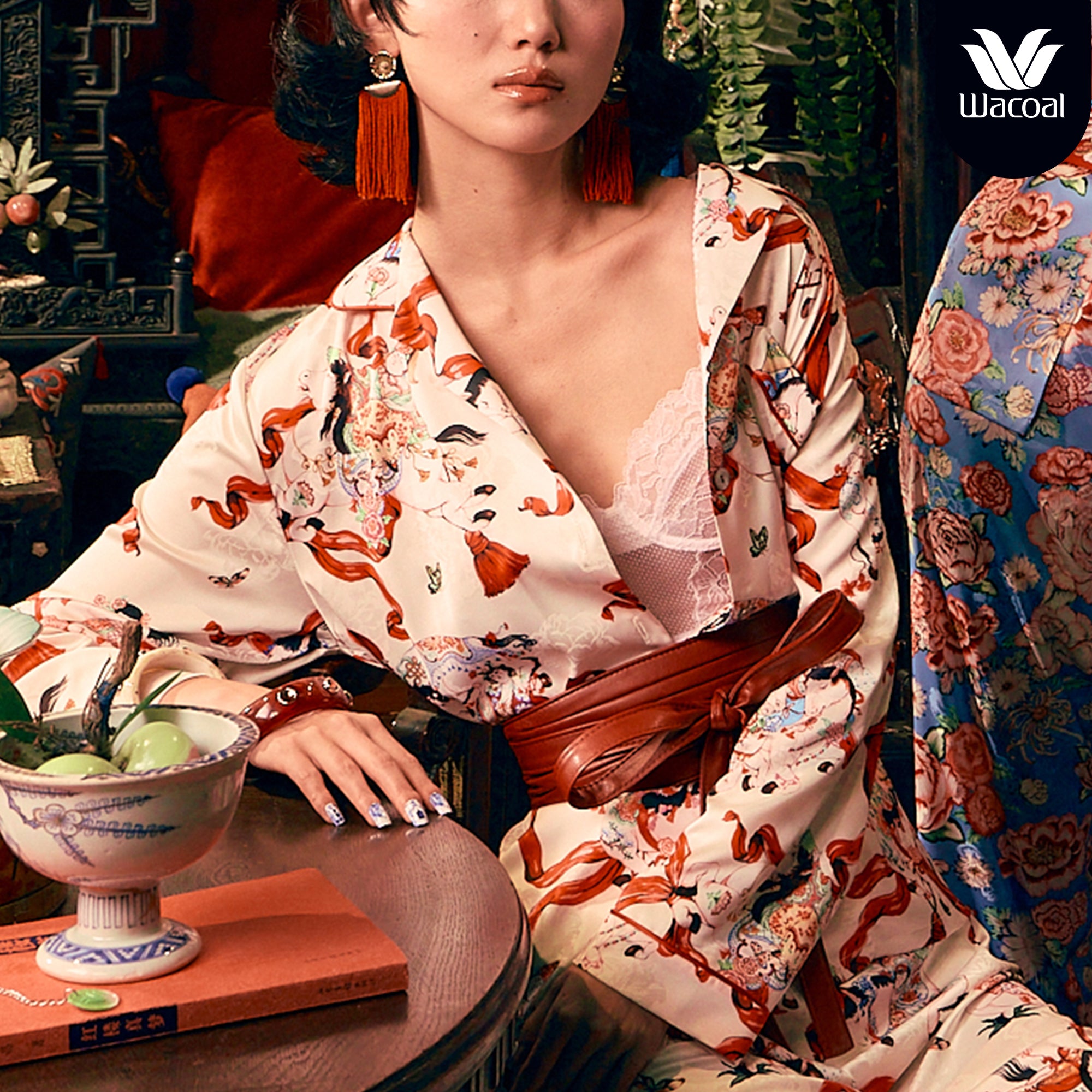 Wacoal X Phannapast ชุดนอนรูปแบบเสื้อแขนยาว คอฮาวาย รุ่น WN7D57 สีครีม (CR)