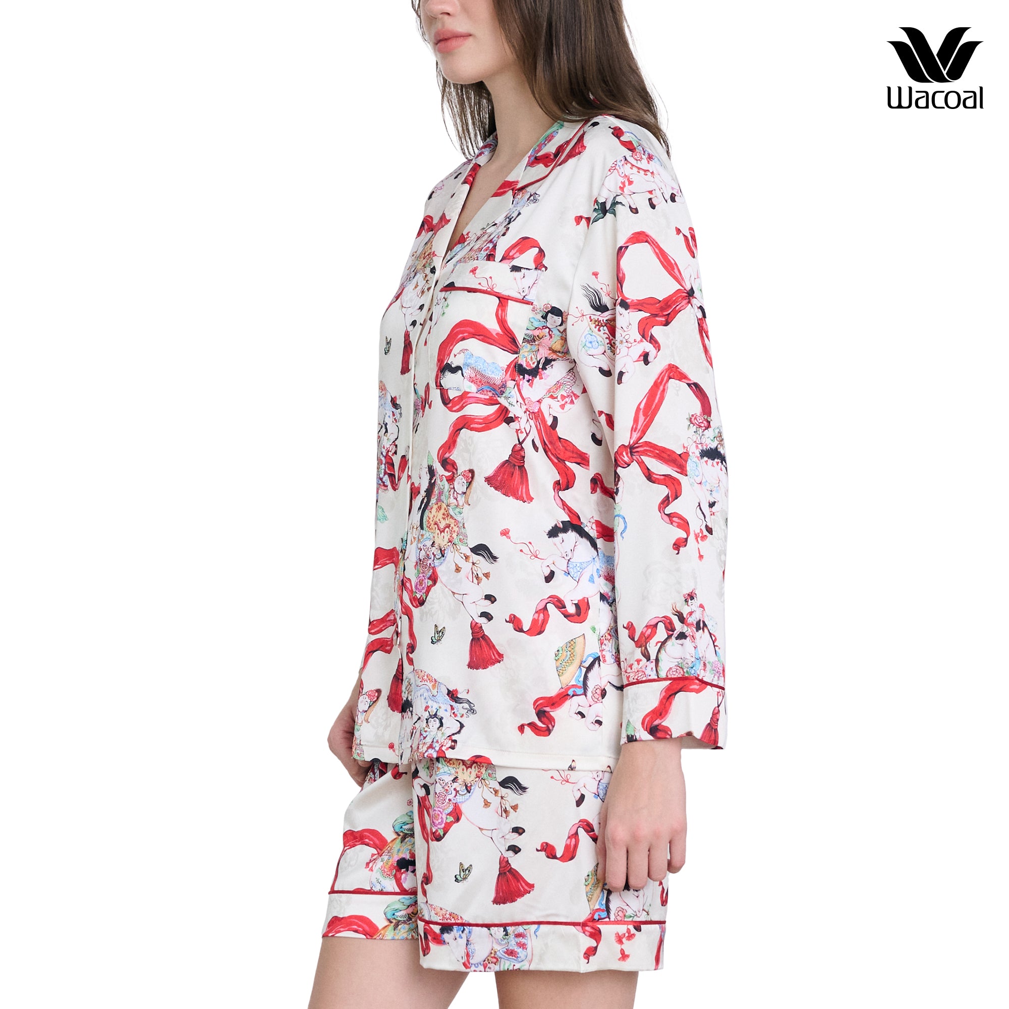 Wacoal X Phannapast ชุดนอนรูปแบบเสื้อแขนยาว กางเกงขาสั้น  รุ่น WN7D59 สีครีม (CR)