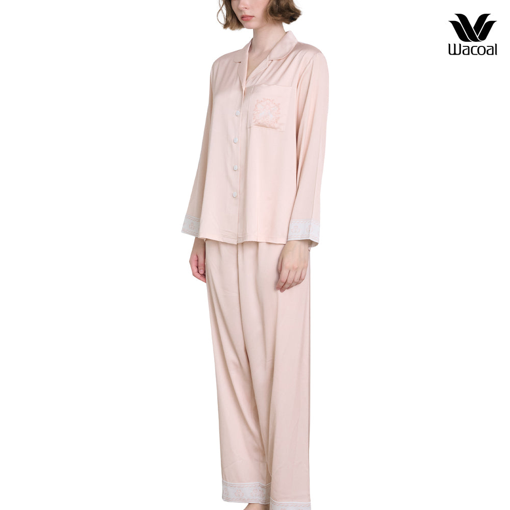 Wacoal DREAM LAND Collection ชุดนอนผ้าซาติน  พิมพ์ลาย Magicorn รุ่น WN7E80 สีครีม (CR)