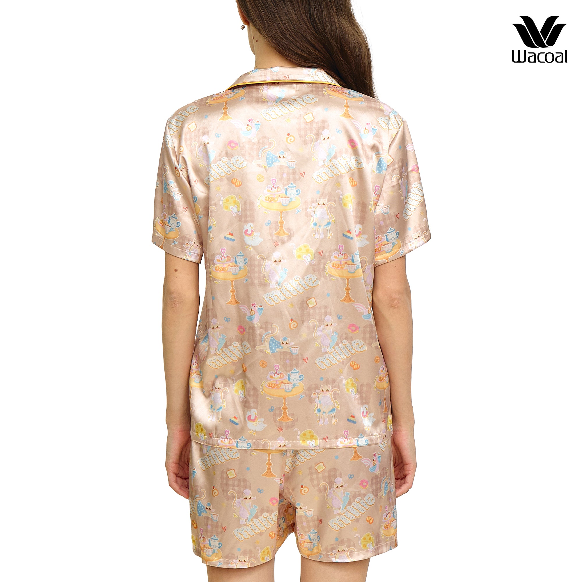 Wacoal CAFE’ CATION ชุดนอนกันโป๊ แขนสั้น ขาสั้น ผ้า Satin รุ่น WN7V24 สีน้ำตาล (BR)